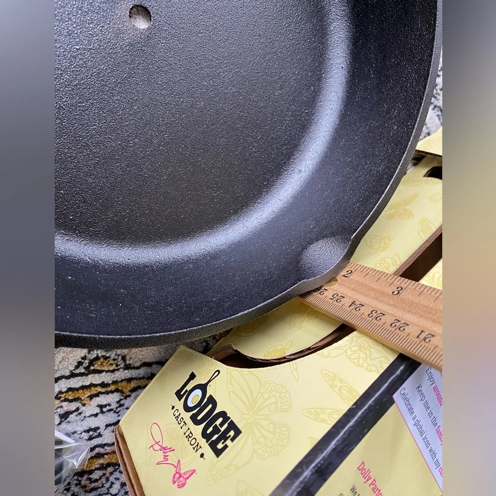 Lodge Cast Iron Skillet Wall Clock